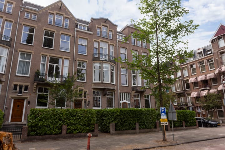 Photo 2 of Valeriusplein 14-G