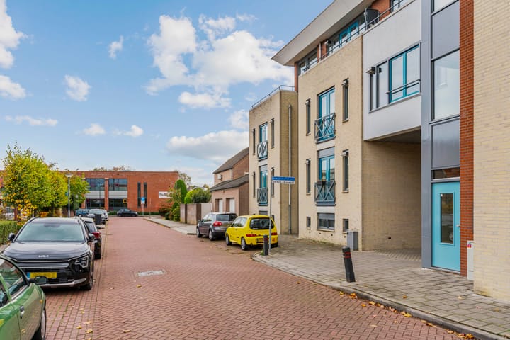 Photo 27 of Kraijenhoffstraat 17