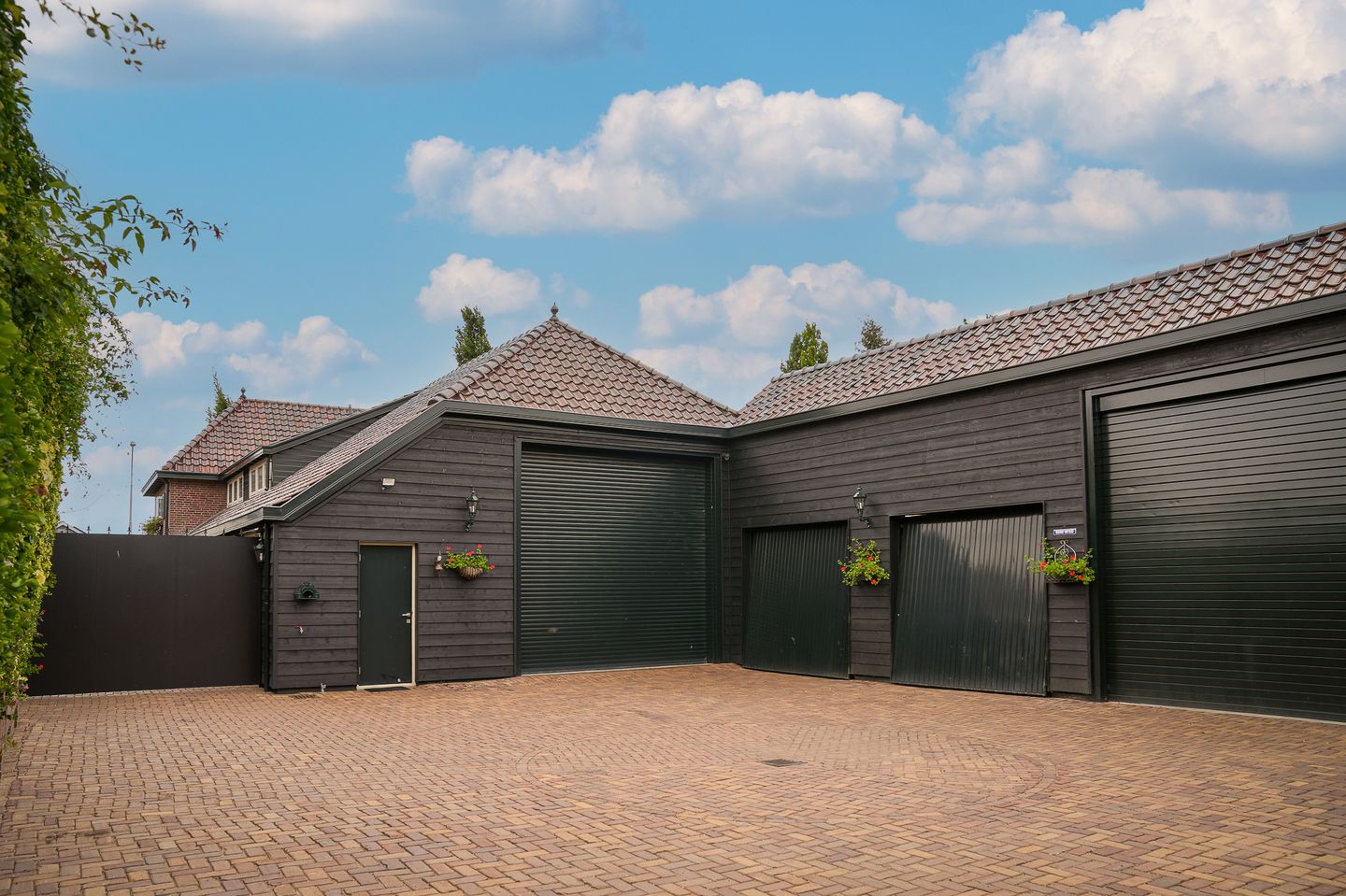 View photo 1 of Rooijsestraat 103-a