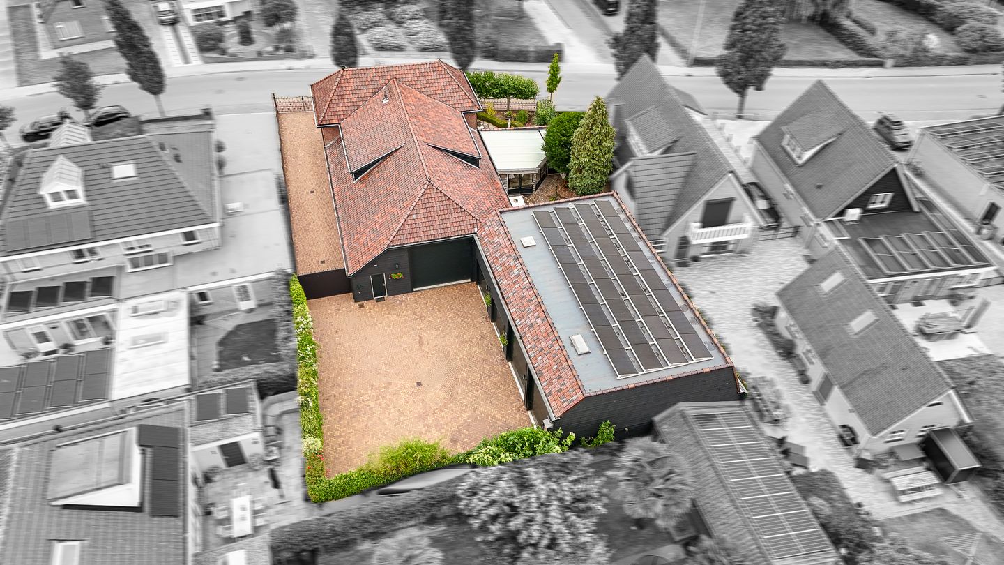 View photo 2 of Rooijsestraat 103-a