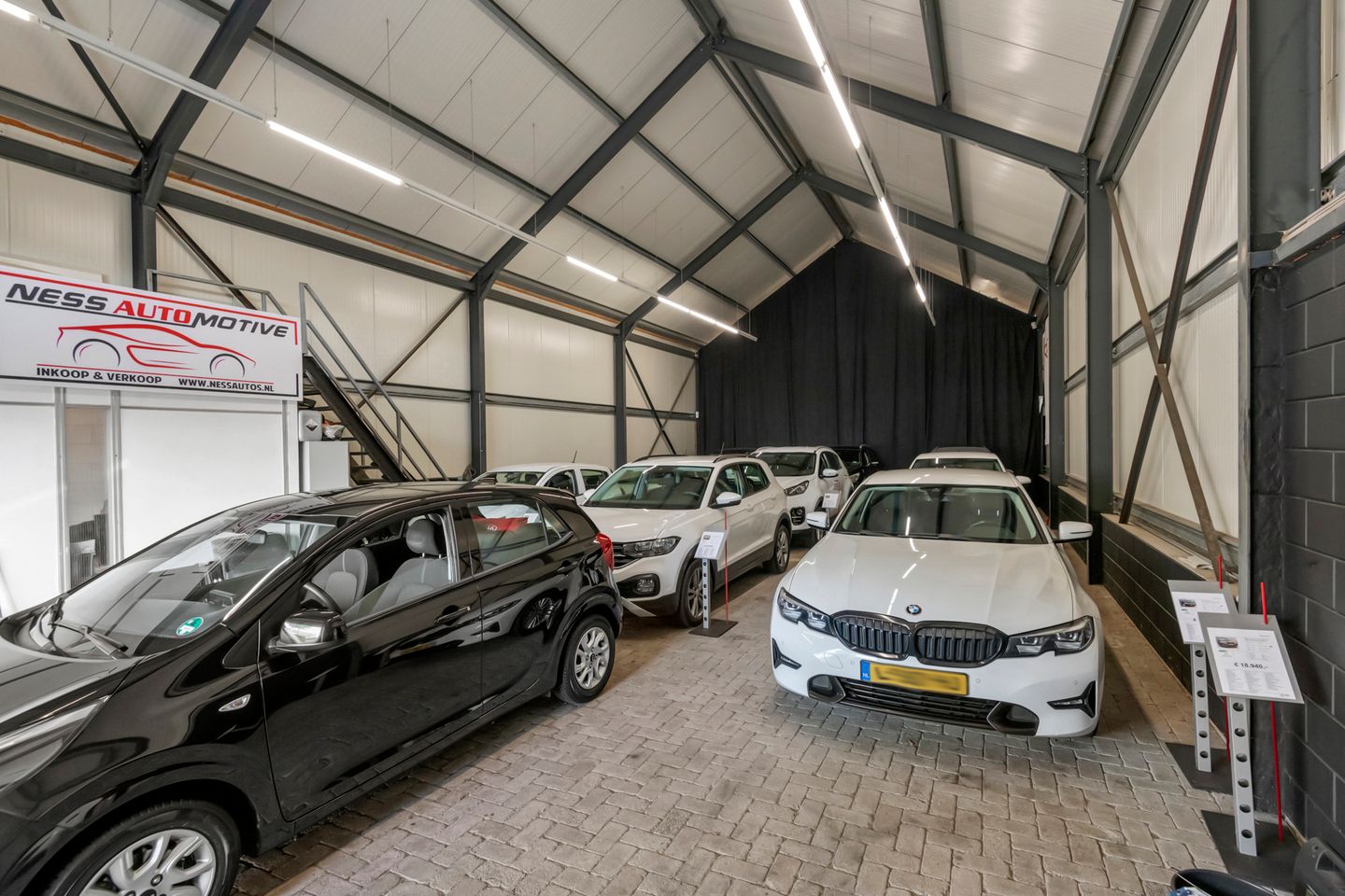 View photo 2 of De Geer 1