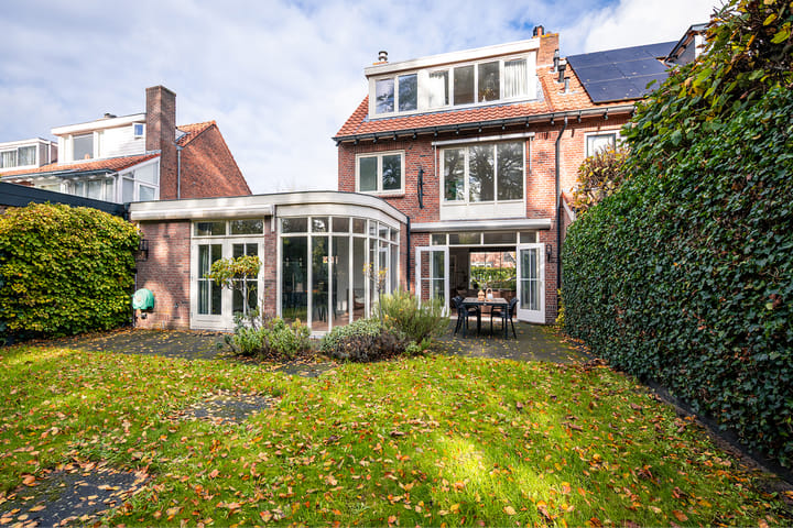 Photo 2 of Alberdingk Thijmlaan 3