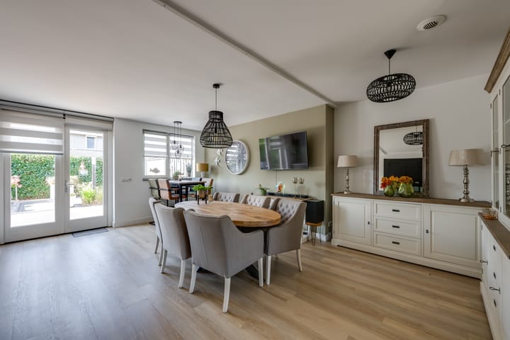 Foto 11 van Wilgenroos 15