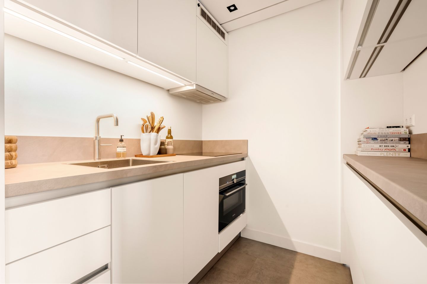 Photo 14 of Cruquiusweg 79-F1