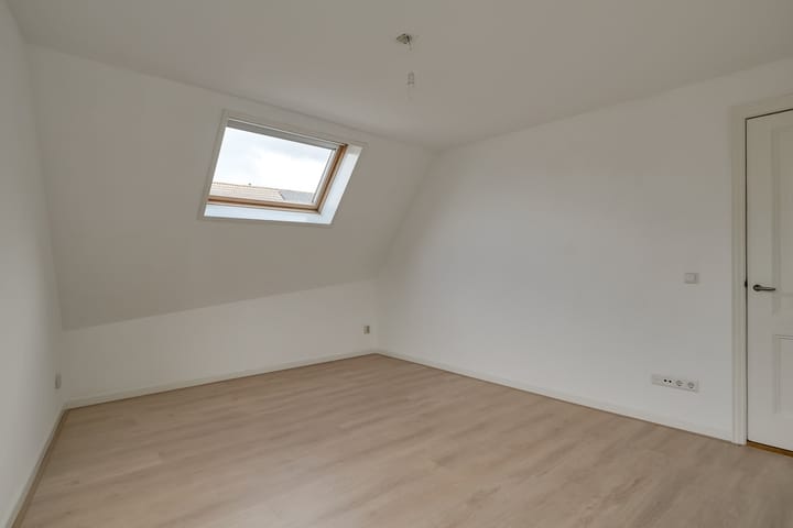 Photo 45 of Van Goghhof 63