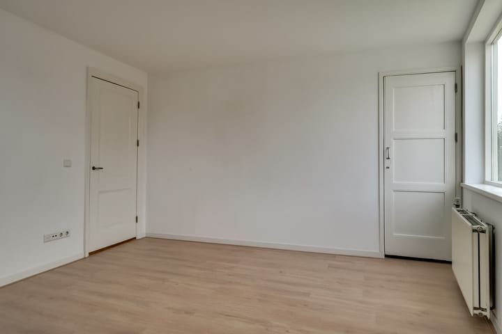 Photo 46 of Van Goghhof 63