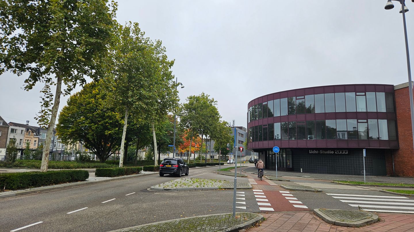 Bekijk foto 3 van Spoorsingel 1-A