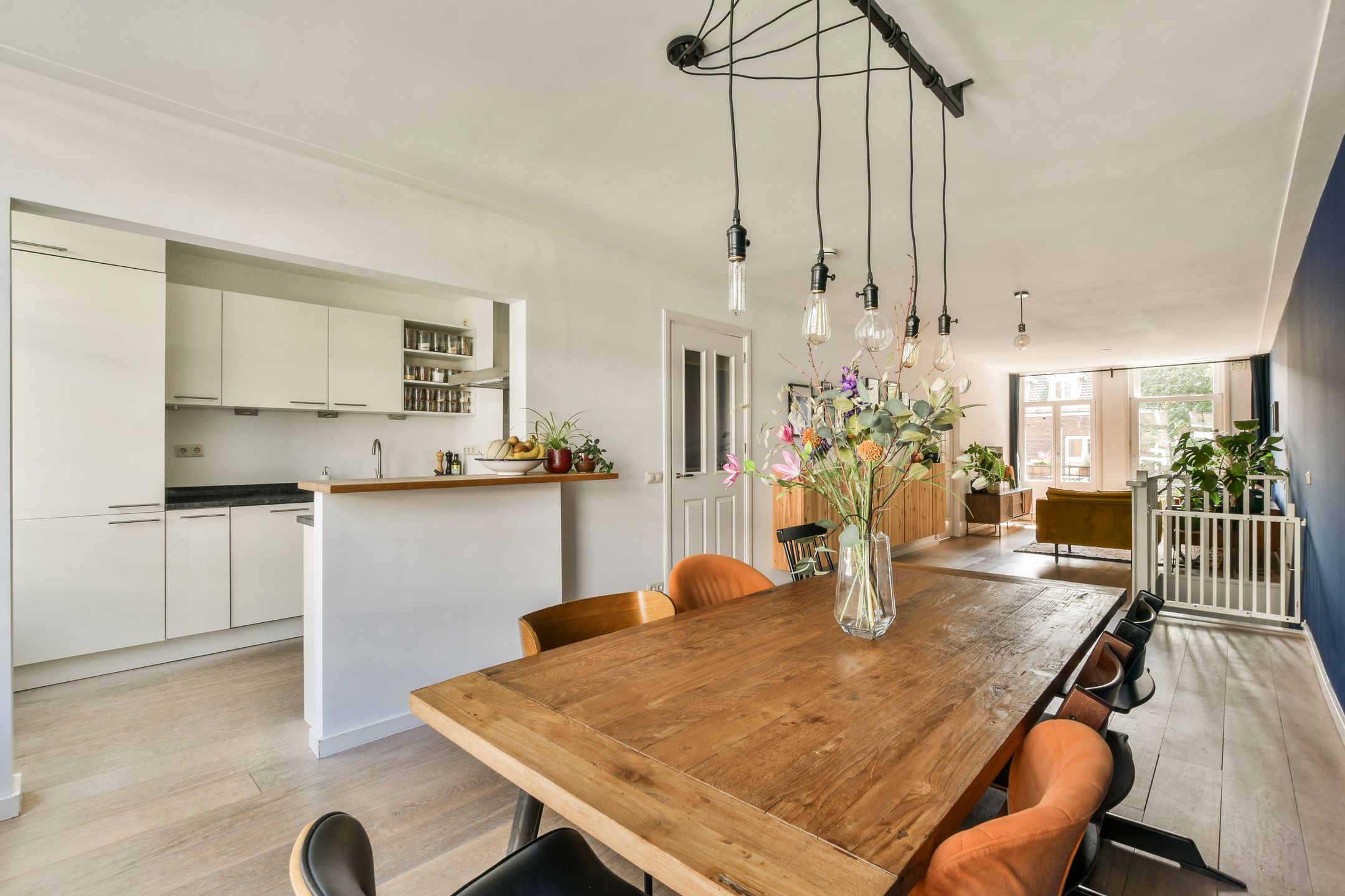 Photo 9 of Domselaerstraat 15-2