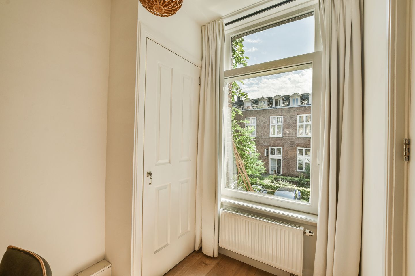 Photo 14 of Domselaerstraat 15-2