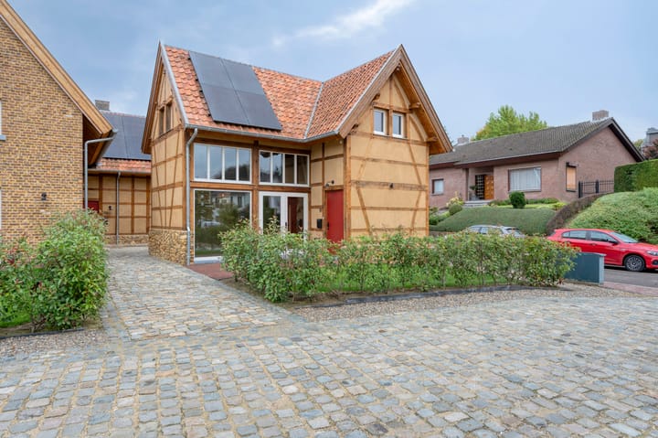 Photo 2 of Bovenstraat 19