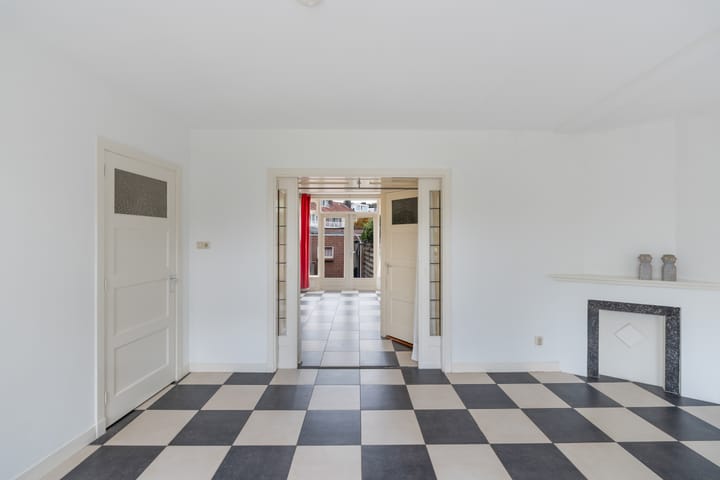 Photo 13 of Hugo de Grootlaan 1