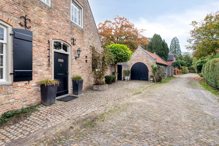 Photo 8 of Burgemeester van Gilsestraat 1