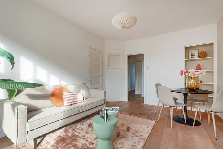 Photo 3 of Christiaan de Wetstraat 9-1