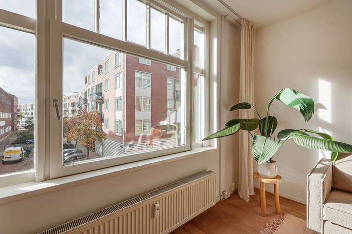 Photo 4 of Christiaan de Wetstraat 9-1