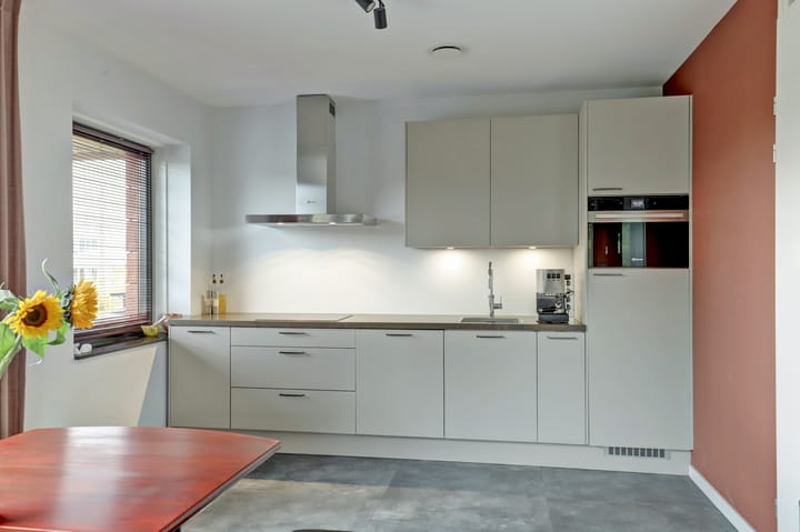 Foto 16 van Van Esveldstraat 31-22