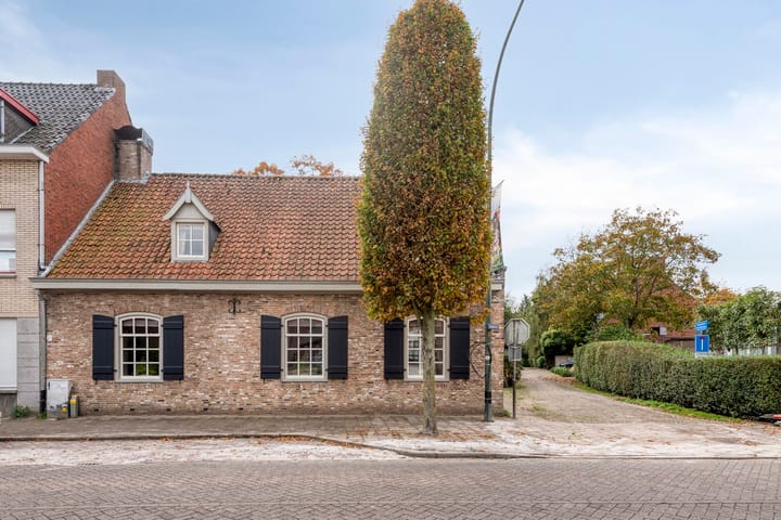 Photo 3 of Burgemeester van Gilsestraat 1