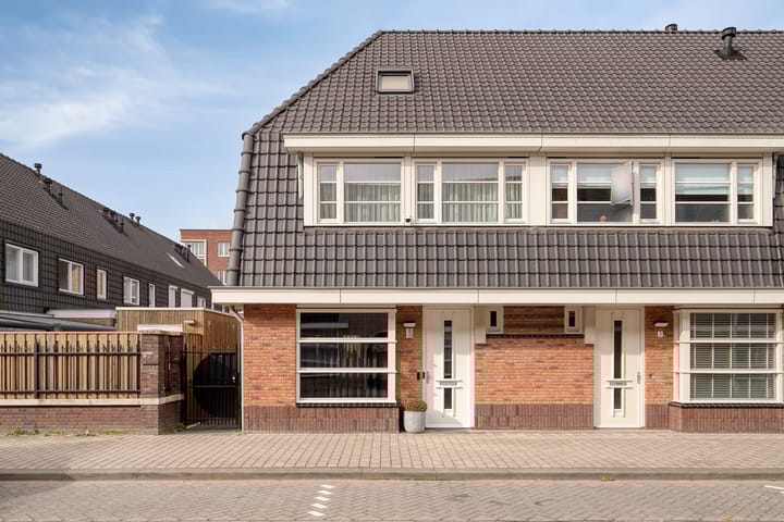 Foto 32 van van den Dungenstraat 1