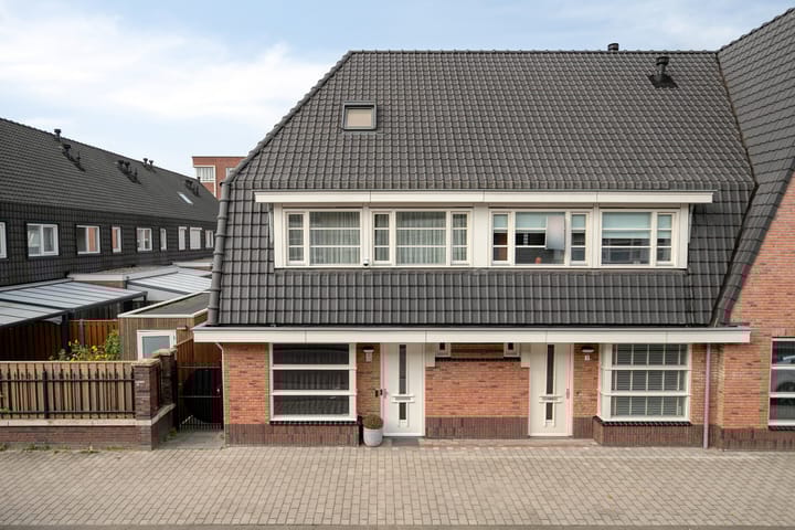 Foto 38 van van den Dungenstraat 1