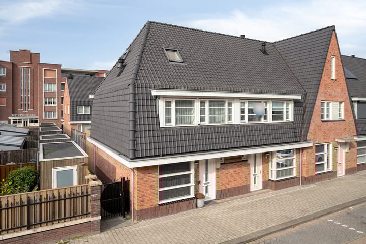 Foto 39 van van den Dungenstraat 1