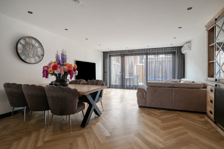 Foto 2 van van den Dungenstraat 1