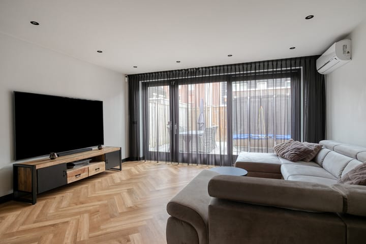 Foto 9 van van den Dungenstraat 1