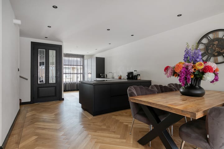 Foto 11 van van den Dungenstraat 1