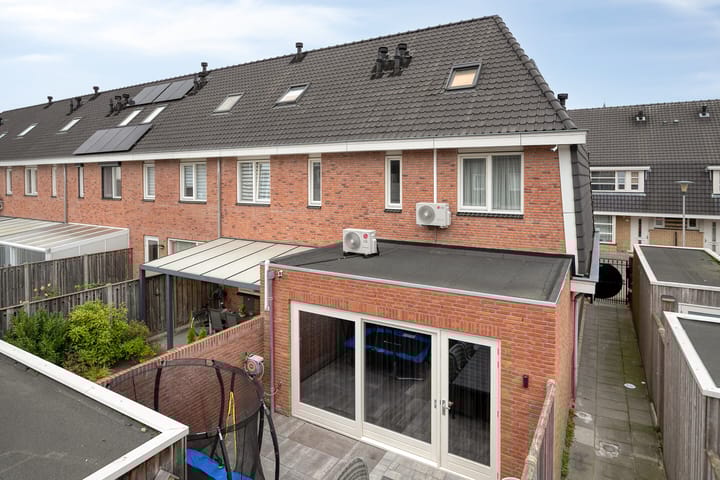 Foto 31 van van den Dungenstraat 1