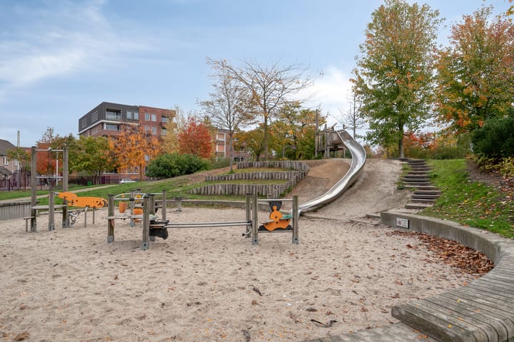 Foto 40 van van den Dungenstraat 1