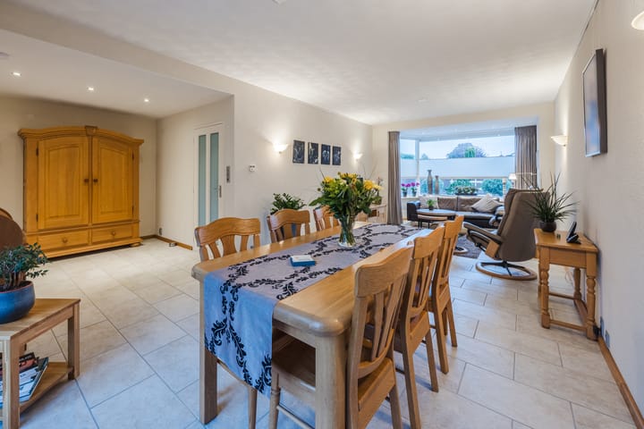 Photo 3 of van Riebeeckstraat 29