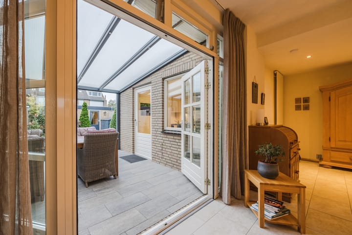 Photo 14 of van Riebeeckstraat 29