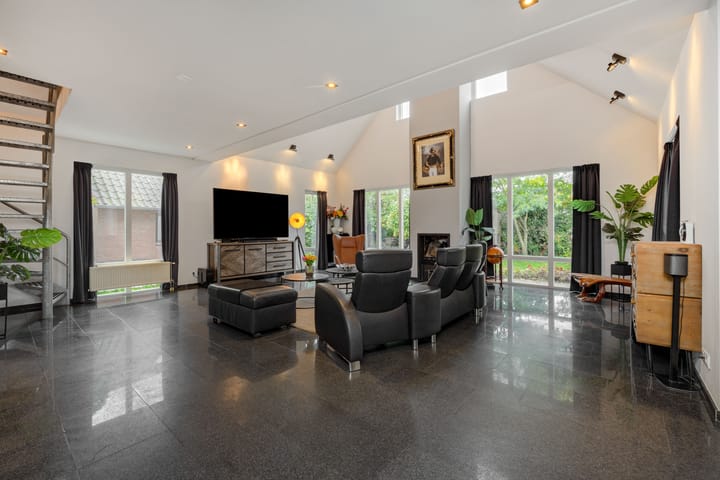 Foto 9 van den Hof 6