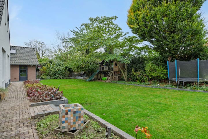 Foto 33 van den Hof 6