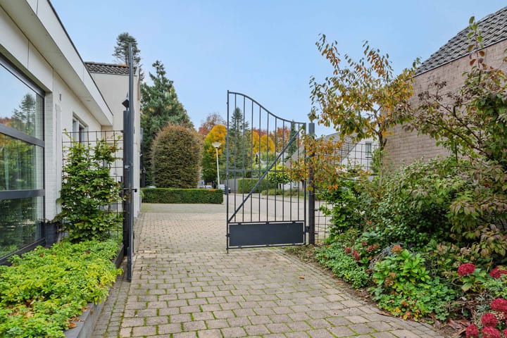 Foto 42 van den Hof 6