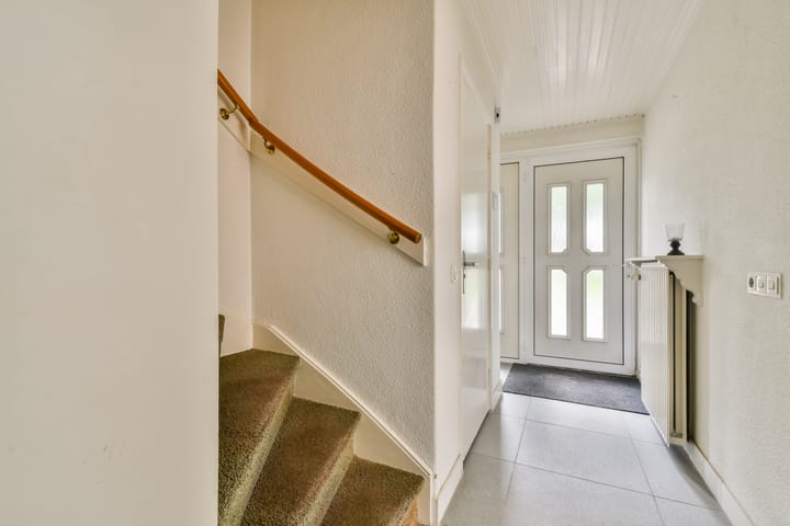 Photo 4 of Nieuwerkerkerstraat 12