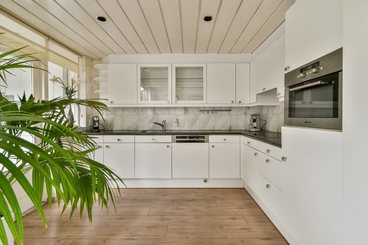 Photo 9 of Nieuwerkerkerstraat 12