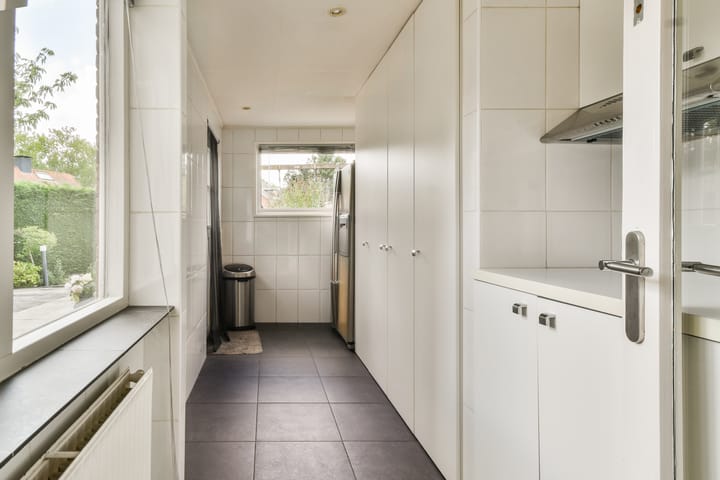 Photo 10 of Nieuwerkerkerstraat 12