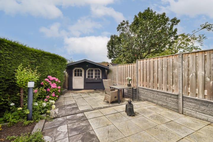 Photo 12 of Nieuwerkerkerstraat 12