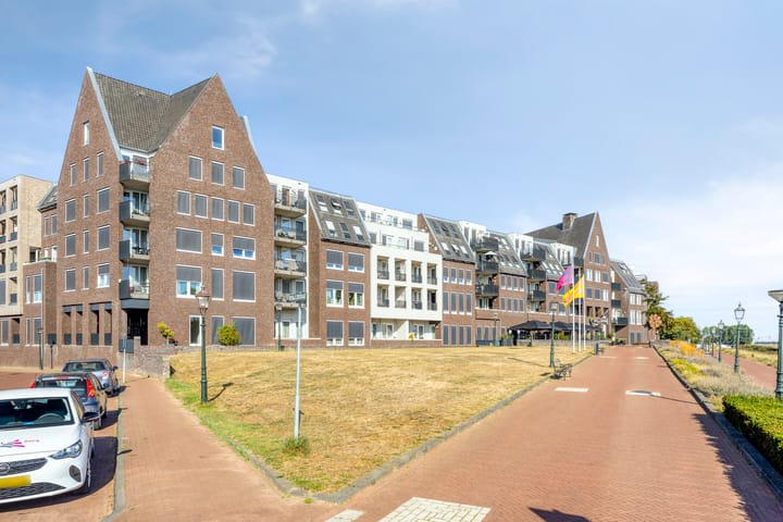 Photo 31 of Koninginnedijk 214