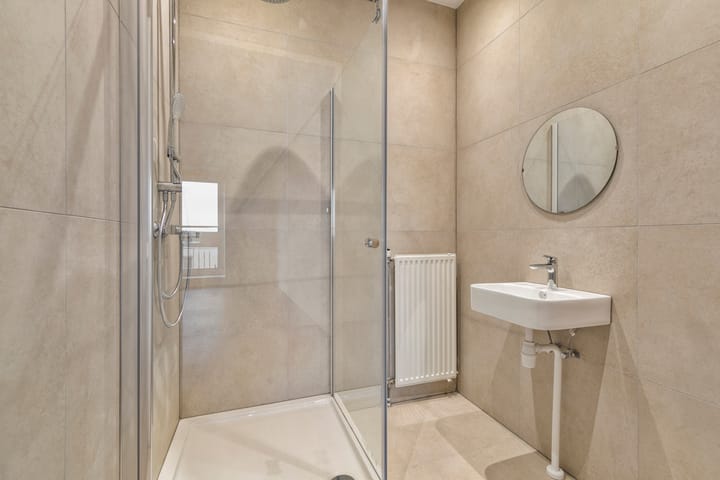 Photo 18 of Hazerswoudestraat 326