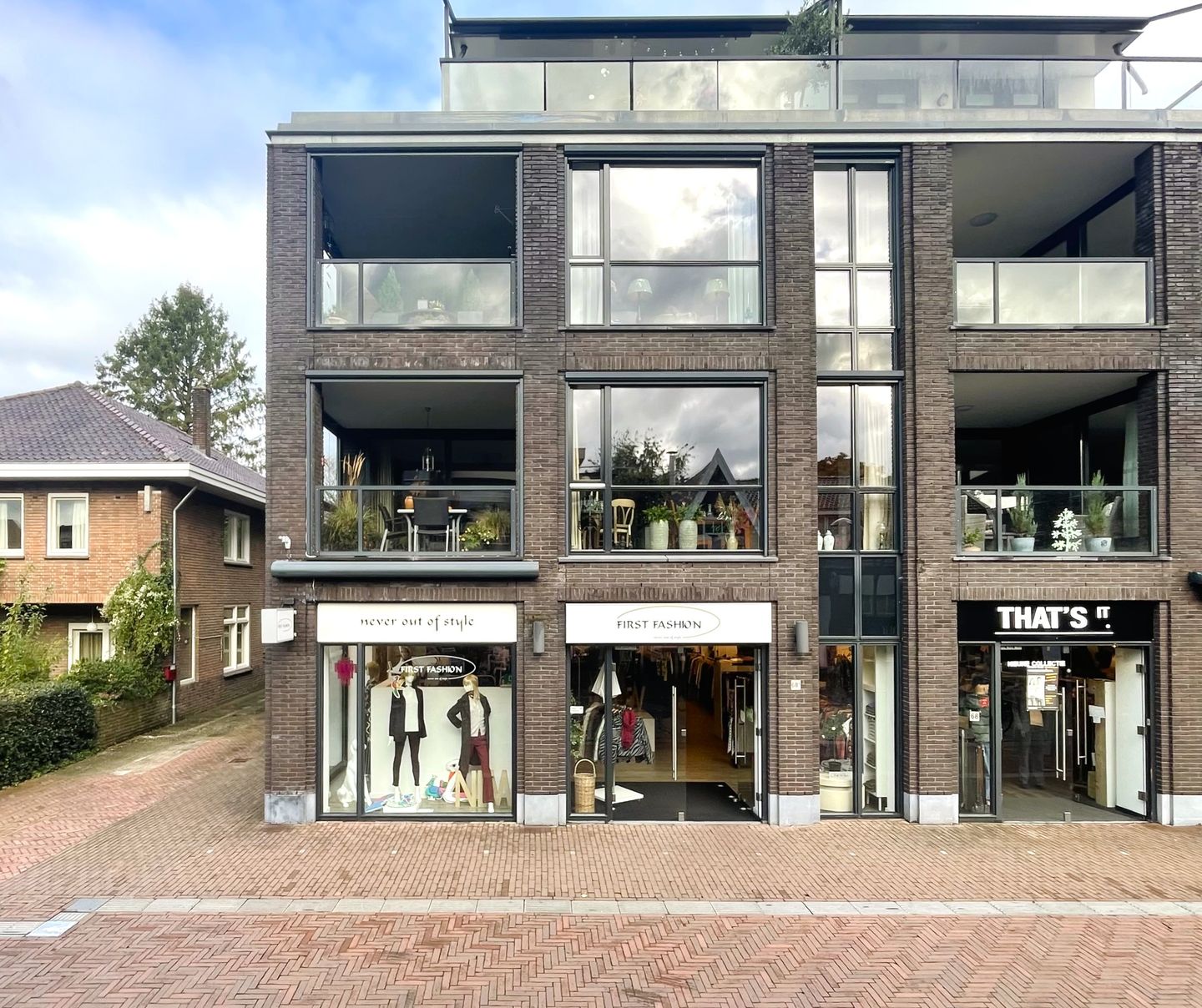 Bekijk foto 3 van Stationsstraat 68-a