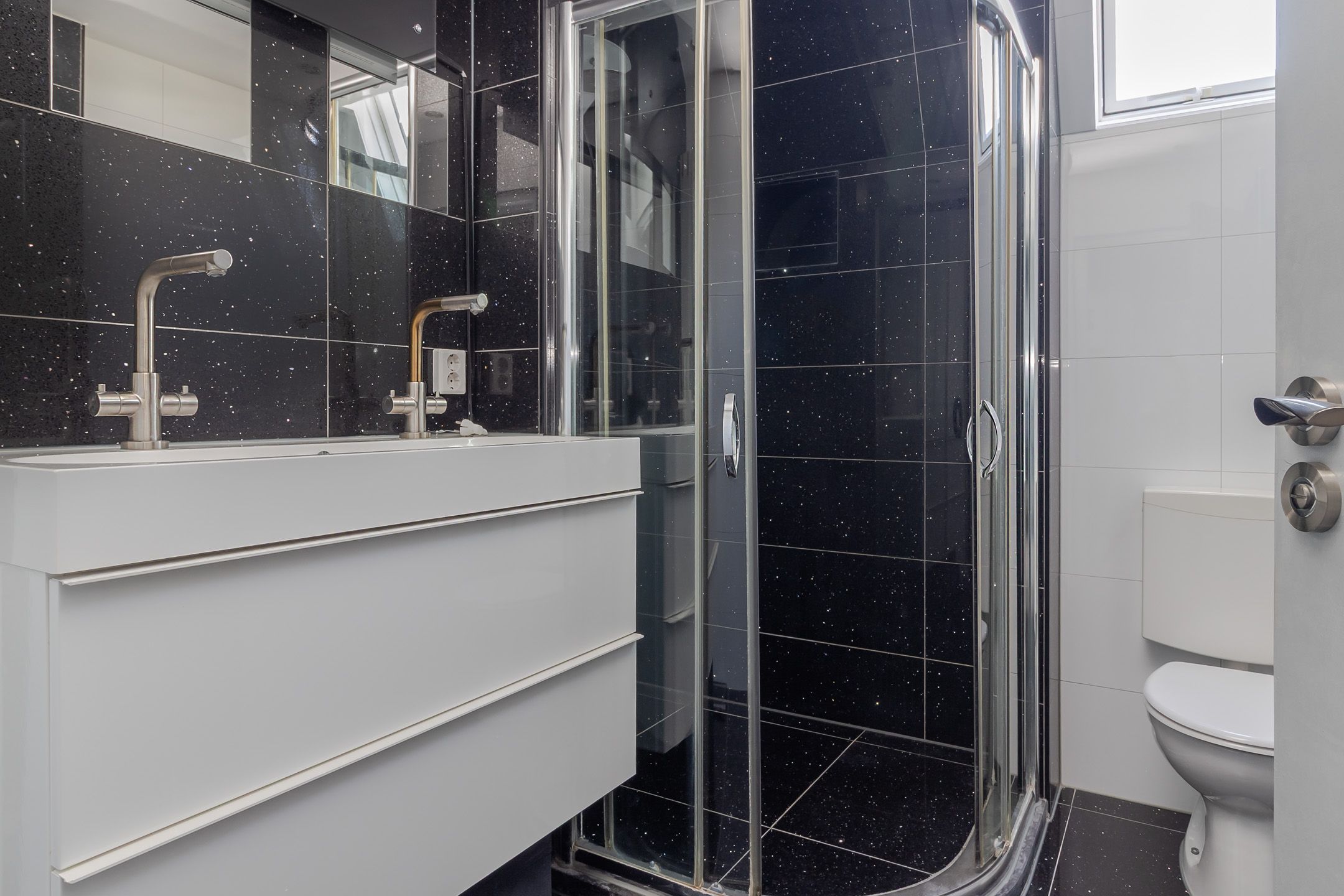 Foto 15 van Schroetenstraat 4