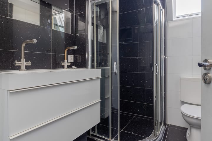 Foto 15 van Schroetenstraat 4