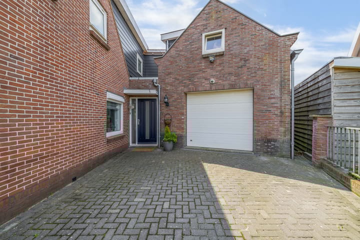 Foto 32 van Raasdorperweg 40