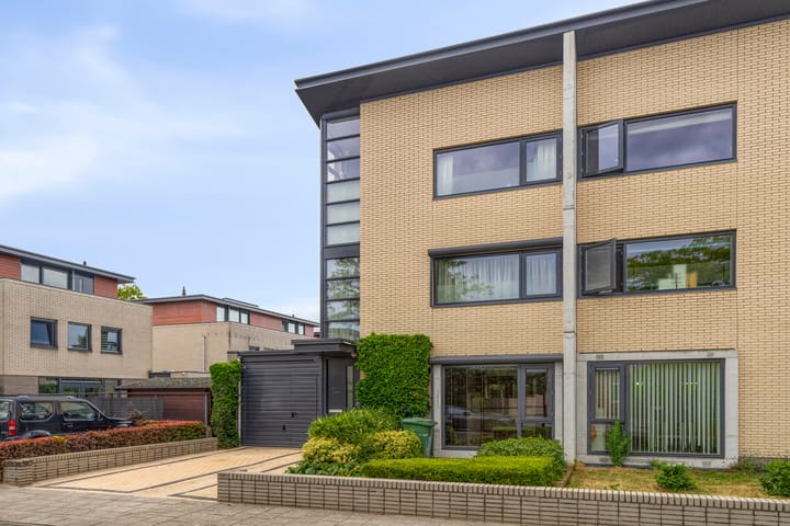 Photo 43 of Mangoberg 1