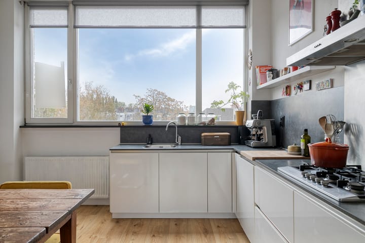 Foto 9 van Van Meekerenstraat 180