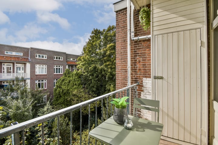Photo 3 of Roelof Hartstraat 38-3