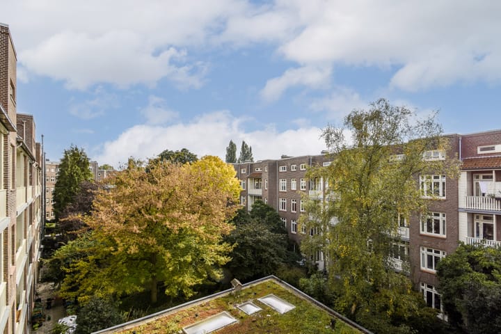 Photo 4 of Roelof Hartstraat 38-3