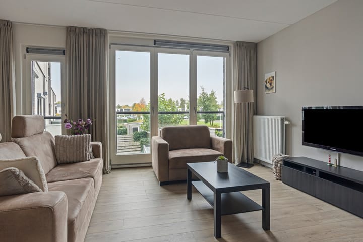 Photo 2 of Vuurvlinder 16