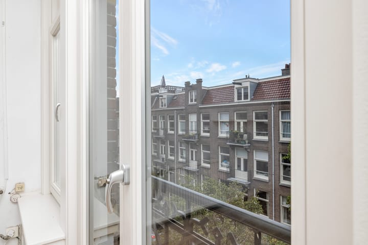 Foto 23 van Brederodestraat 99-3