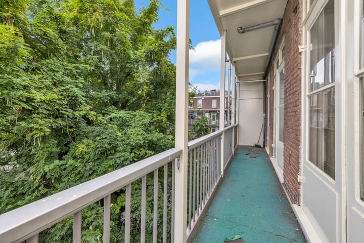 Foto 44 van Brederodestraat 99-3